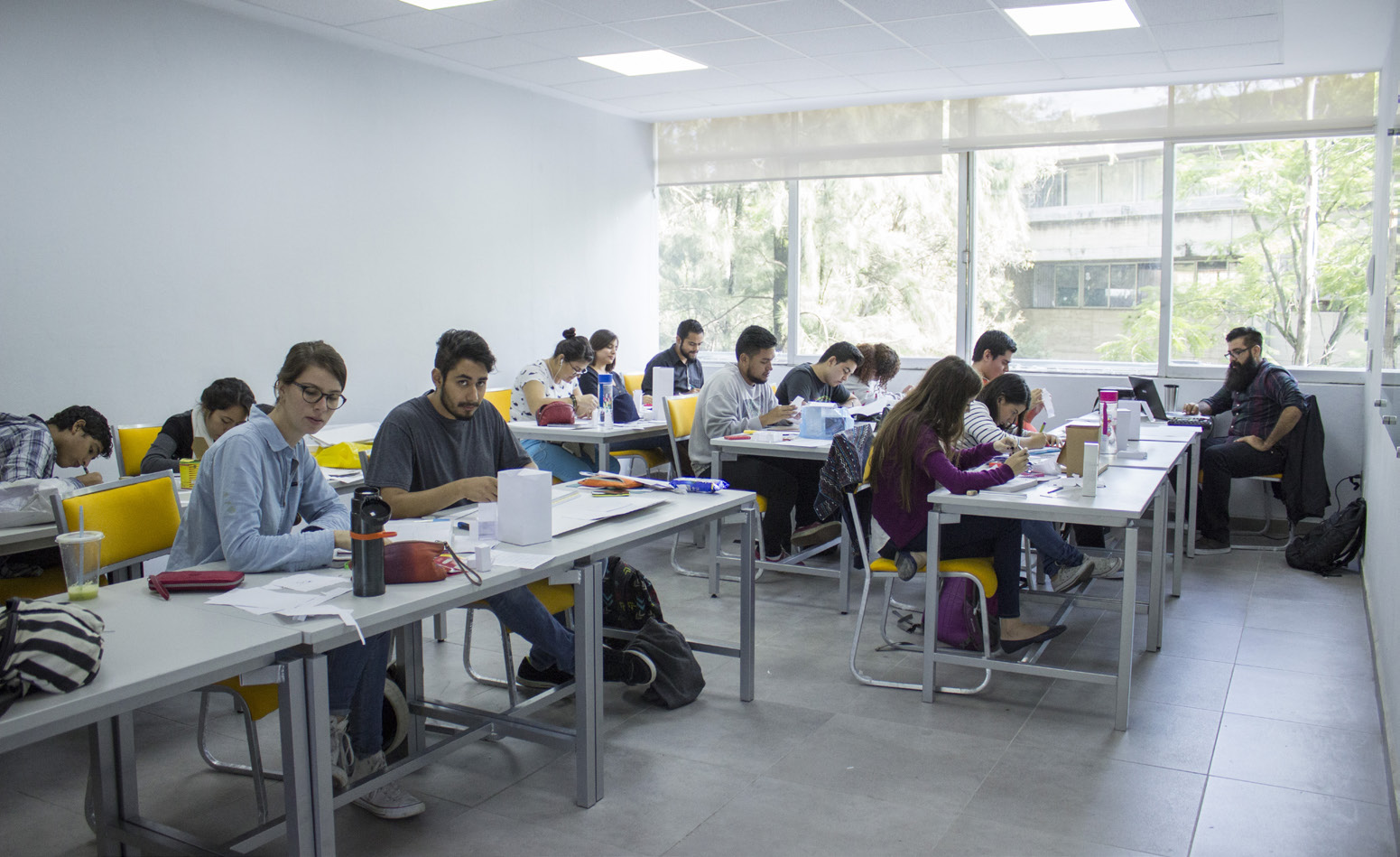 Alumnos de la materia de Diseño VII de la Licenciatura en Diseño para la Comunicación Gráfica